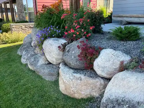 landscaping services Emerald Lakes